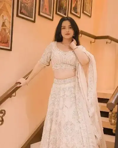 Escort Barnala